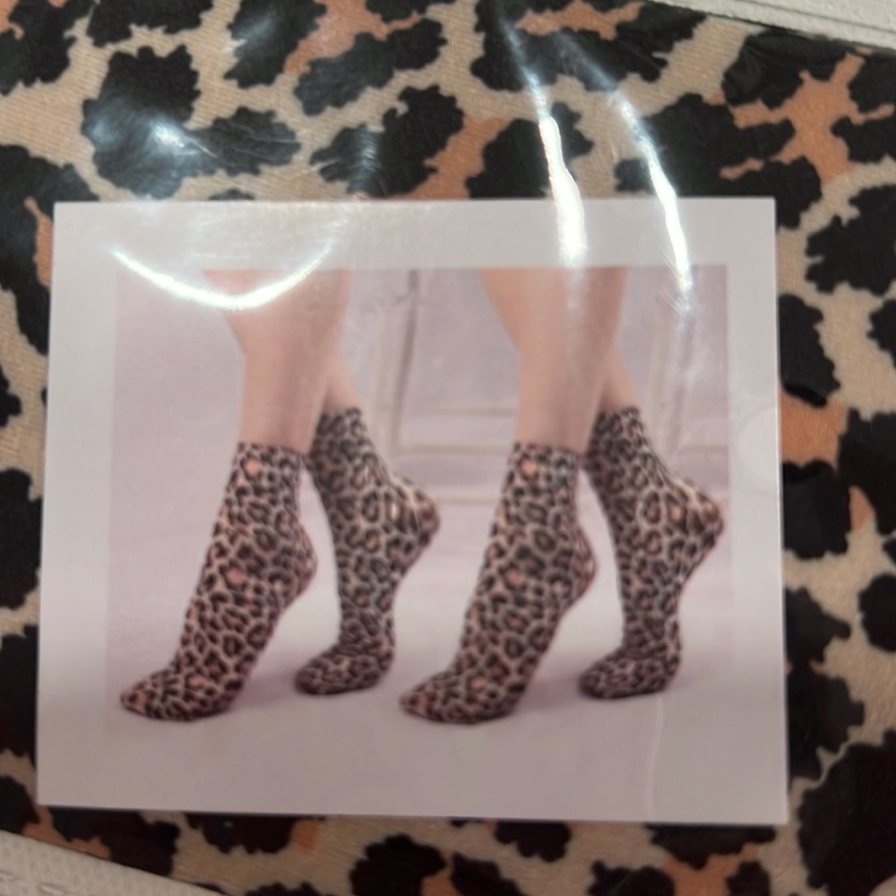 💕 Boutique 💕 Trends 1 pair Leopard Print Nylon Sheer Ankle Socks